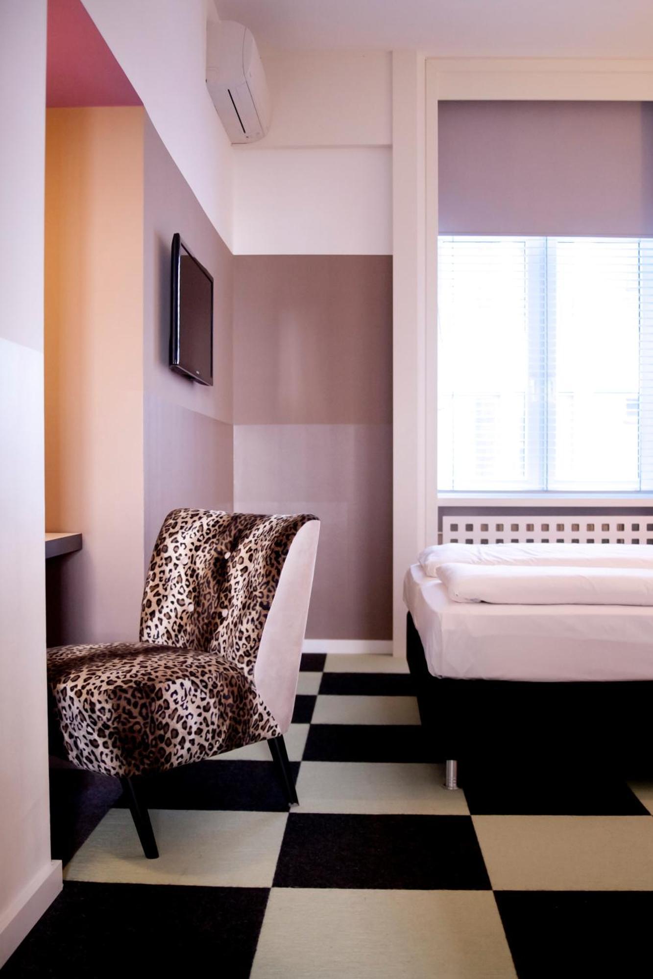Hotel Cristall - Frankfurt City Frankfurt am Main Eksteriør bilde